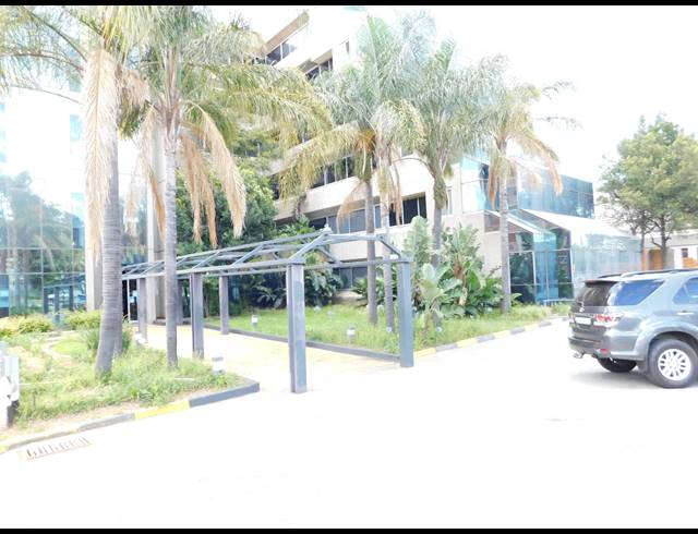 4,664M² OFFICE TO LET IN FERNDALE